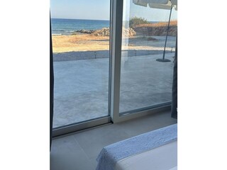 Schlafzimmer-Ostzeit-mit-Meerblick