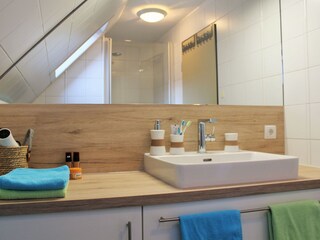 Tageslichtbad mit Dusche