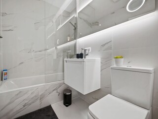 Badezimmer mit Badewanne