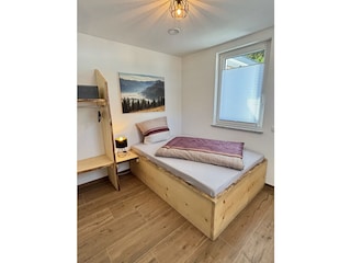 Schlafzimmer EG 1,40 x 2,00
