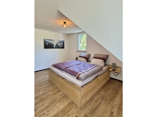 Schlafzimmer OG 1,80 x 2,00