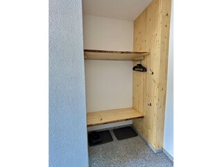 Garderobe EG