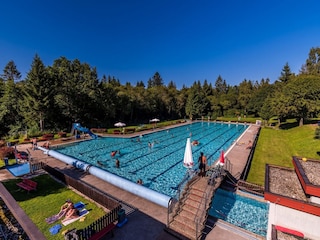 Schwimmbad Häusern