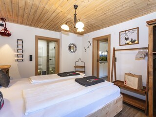 Schlafzimmer Buchensteinwand