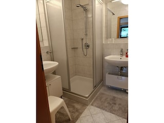 Bad mit Dusche