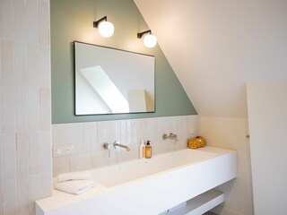 Badezimmer im Schlafsaal