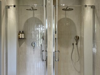 Badezimmer im Schlafsaal