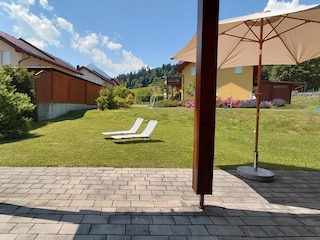Geräumiger, sonniger Garten