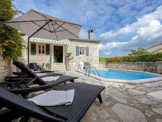 Villa Tinjan Außenaufnahme 6