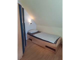 Einzelbett Schlafzimmer II