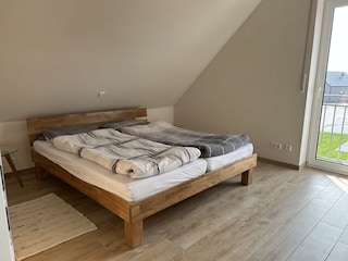 Schlafzimmer 1