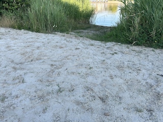 Zugang ins Wasser vom Privatstrand aus