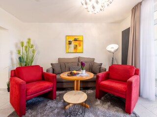 Auf der Couch kann aufgebettet werden.