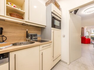 Di ekleine Küchenzeile im Wohnungsflur.