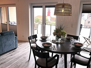 Wohnzimmer mit Blick auf den Leuchtturm