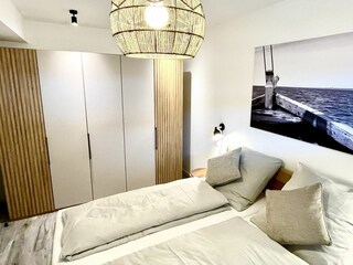Schlafzimmer mit Doppelbett