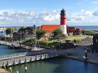 Büsumer Leuchtturm und Nordsee