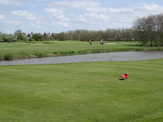 9-holes-golfcourt in Beach Resort Ooghduyne