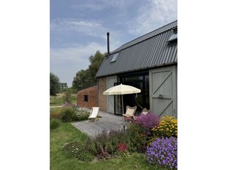 Front terras west side