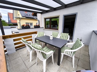 Balkon/Terrasse mit Zugang z. Wohnzimmer