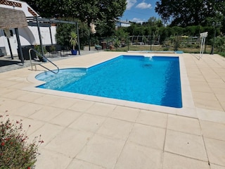 Apartment Alès Außenaufnahme 1
