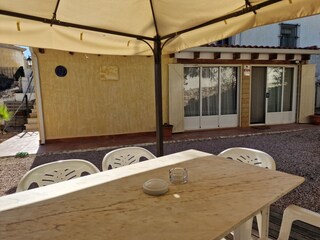 privater Garten beim Höhlenhaus