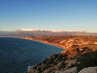 Blick über den Komos Strand
