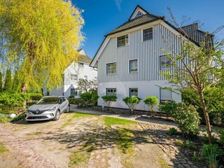 Auffahrt/ Parkplätze vom Haus