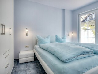 Schlafzimmer mit Doppelbett