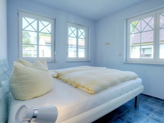 Schlafzimmer mit Doppelbett