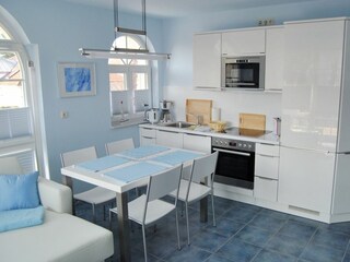 Essbereich mit Küchenzeile