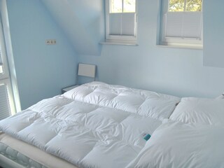 2. Schlafzimmer mit Doppelbett