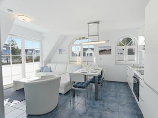 Wohnbereich mit offener Küchenzeile