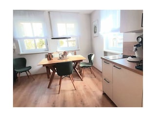 Küchenbereich mit Sitzgruppe