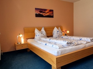 Schlafzimmer 1 West