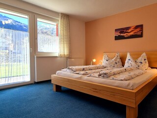 Schlafzimmer 1 West
