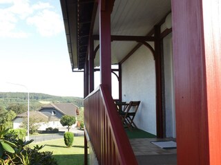 Haupteingang mit Logia