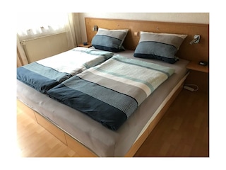 Schlafzimmer (Doppelbett)