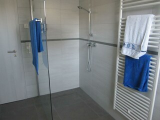 Bad-begehbare Dusche