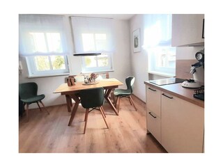 Küchenbereich mit Sitzgruppe