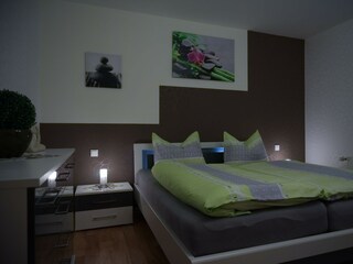 Schlafzimmer (2)