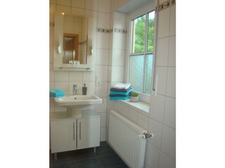 Badezimmer mit Waschbecken