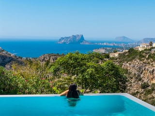 Infinity Pool mit Ausblick