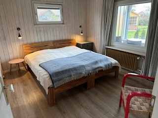 Schlafzimmer 1