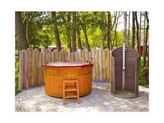 Hot Tube & Outdoordusche