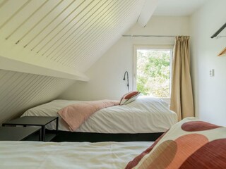 Schlafzimmer 2 mit 2 Einzel-Boxspringbetten