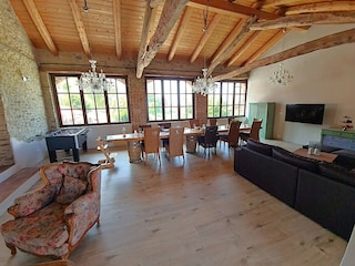 Esszimmer und Wohnzimmer