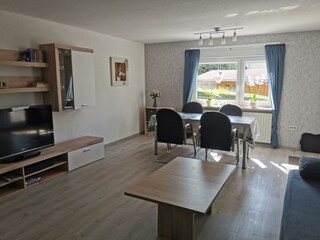 Wohnzimmer mit Essecke