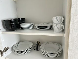 Küchenschrank Porzellan