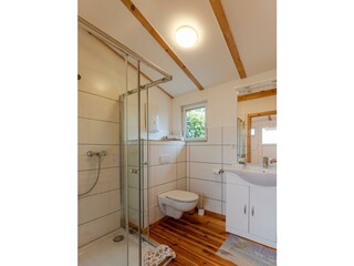 Badezimmer mit Dusche